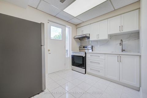 Photo 3 at 46 Tineta Crescent, Malvern West, Toronto