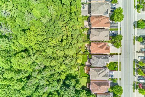Photo 6 at 382 Via Campanile, Vellore Village, Vaughan