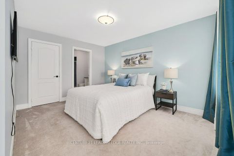 Photo 25 at 382 Via Campanile, Vellore Village, Vaughan