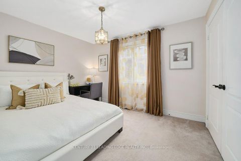 Photo 30 at 382 Via Campanile, Vellore Village, Vaughan