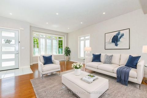Photo 4 at 314 Tower Hill Road, Jefferson, Richmond Hill