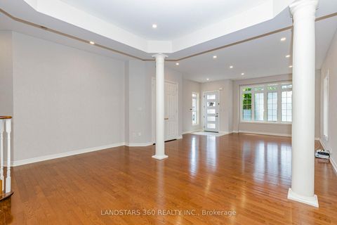 Photo 7 at 314 Tower Hill Road, Jefferson, Richmond Hill