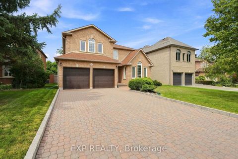 Photo 1 at 21 Cantex Court, Devonsleigh, Richmond Hill