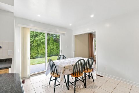 Photo 14 at 21 Cantex Court, Devonsleigh, Richmond Hill
