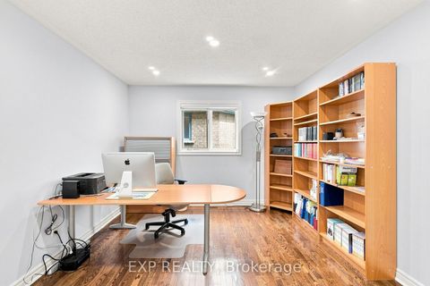 Photo 19 at 21 Cantex Court, Devonsleigh, Richmond Hill