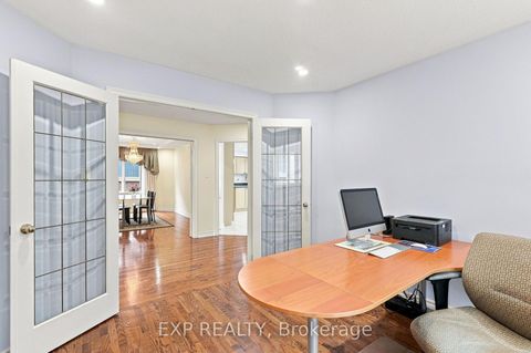 Photo 20 at 21 Cantex Court, Devonsleigh, Richmond Hill