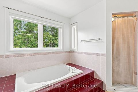 Photo 29 at 21 Cantex Court, Devonsleigh, Richmond Hill