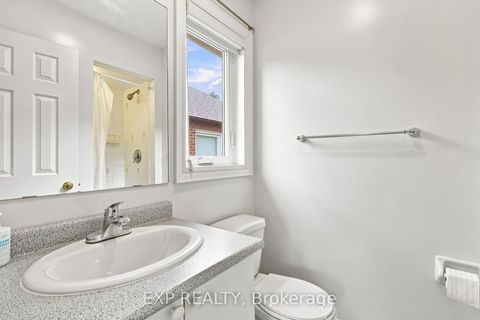 Photo 34 at 21 Cantex Court, Devonsleigh, Richmond Hill