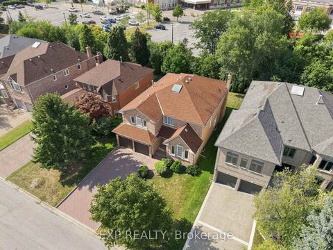 Photo 48 at 21 Cantex Court, Devonsleigh, Richmond Hill