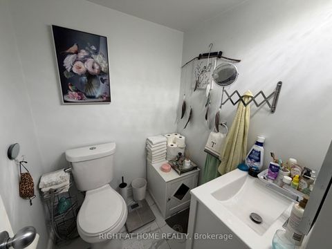 Photo 7 at 706 - 1881 Jane Street, Rustic, Toronto