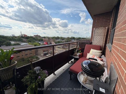 Photo 13 at 706 - 1881 Jane Street, Rustic, Toronto