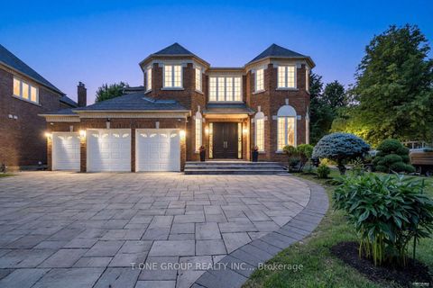 Photo 1 at 47 Hillhurst Drive, Bayview Hill, Richmond Hill