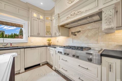 Photo 18 at 47 Hillhurst Drive, Bayview Hill, Richmond Hill