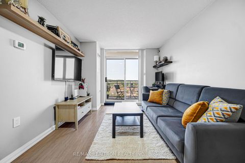 Photo 10 at Lph01 - 73 King William Crescent, Langstaff, Richmond Hill