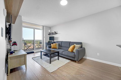Photo 11 at Lph01 - 73 King William Crescent, Langstaff, Richmond Hill