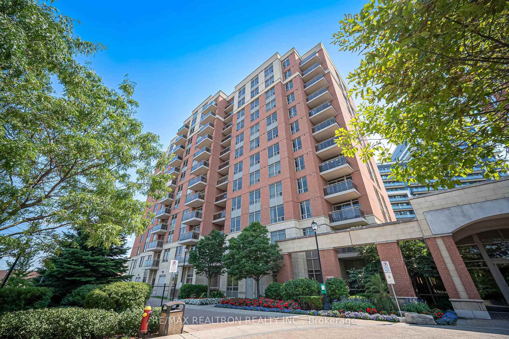 Lph01 - 73 King William Crescent, Langstaff, Richmond Hill photo 1