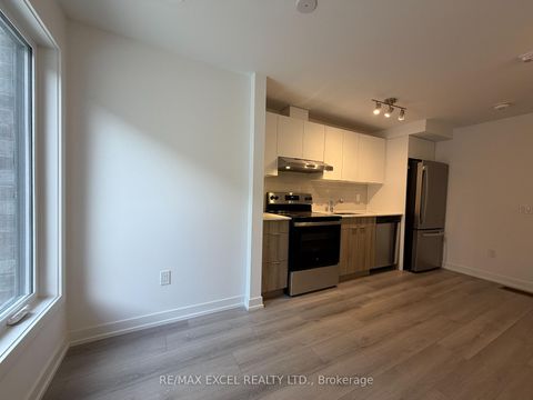 Photo 5 at 67 - 10 CALAMINT Lane, L'Amoreaux, Toronto