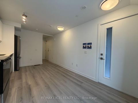 Photo 6 at 67 - 10 CALAMINT Lane, L'Amoreaux, Toronto