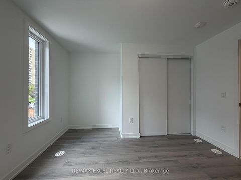 Photo 13 at 67 - 10 CALAMINT Lane, L'Amoreaux, Toronto