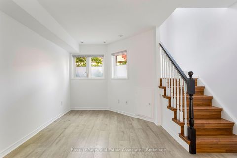 Photo 4 at 140 - 30 Merchant Lane, Dufferin Grove, Toronto