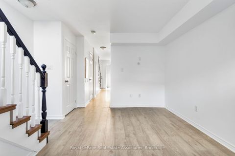 Photo 6 at 140 - 30 Merchant Lane, Dufferin Grove, Toronto