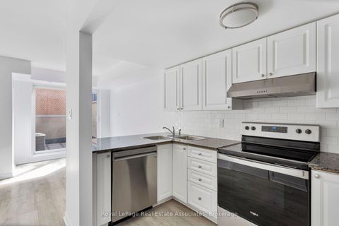 Photo 9 at 140 - 30 Merchant Lane, Dufferin Grove, Toronto