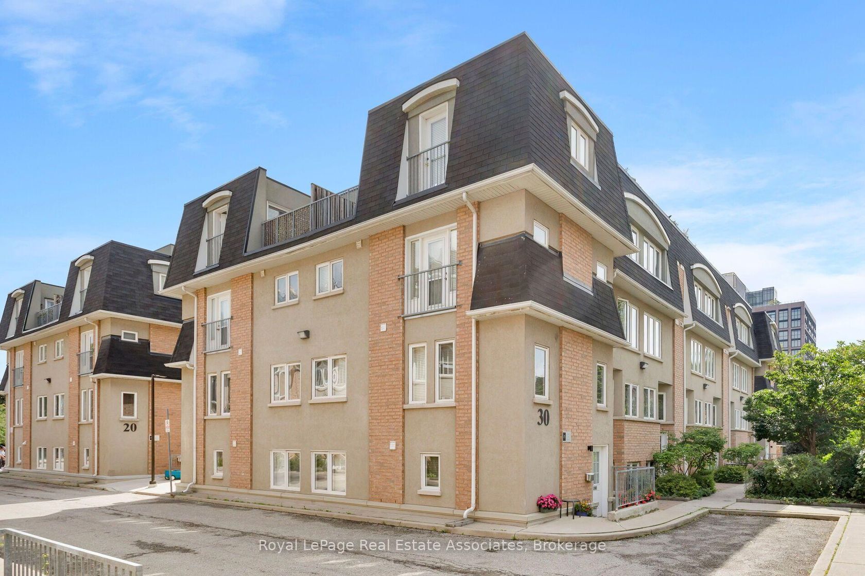 140 - 30 Merchant Lane, Dufferin Grove, Toronto 