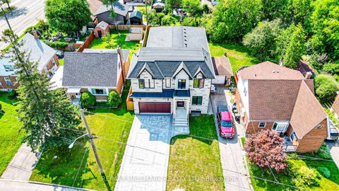 Photo 2 at 27 Sundridge Drive, Birchmount, Toronto
