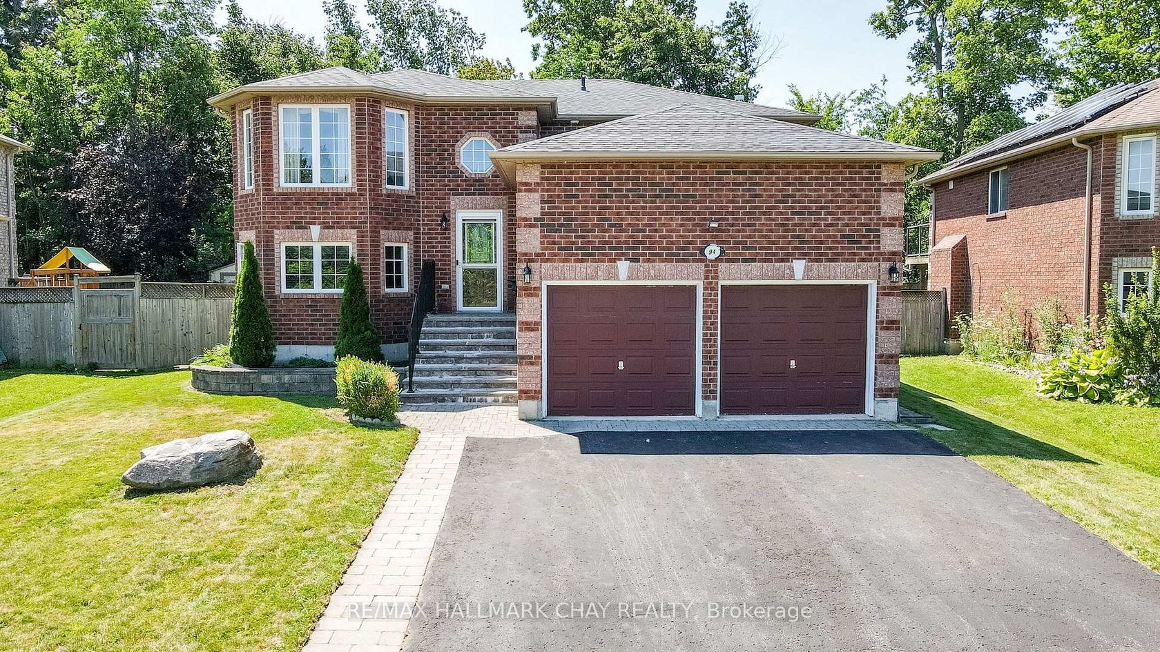 94 Sandringham Drive, Shore, Barrie photo number 2