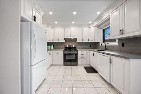 Photo 12 at 19 Hamer Boulevard, The Westway, Toronto