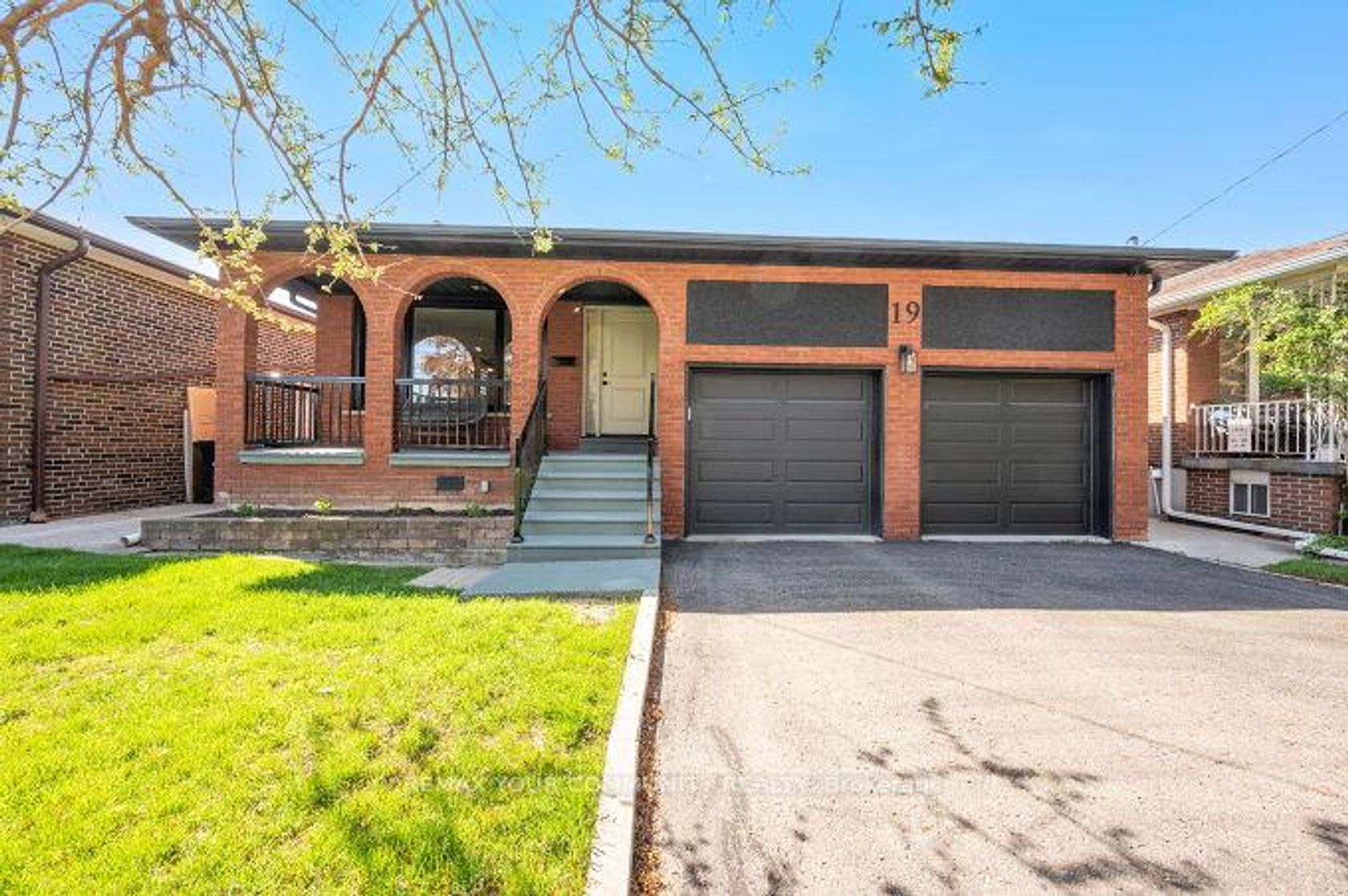 19 Hamer Boulevard, The Westway, Toronto 