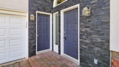 Photo 1 at 15 Bond Crescent, Oak Ridges, Richmond Hill