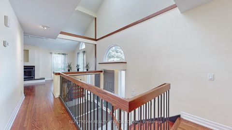 Photo 14 at 15 Bond Crescent, Oak Ridges, Richmond Hill