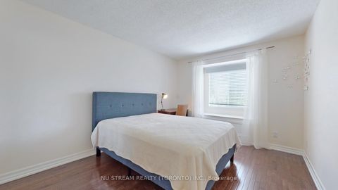 Photo 21 at 15 Bond Crescent, Oak Ridges, Richmond Hill