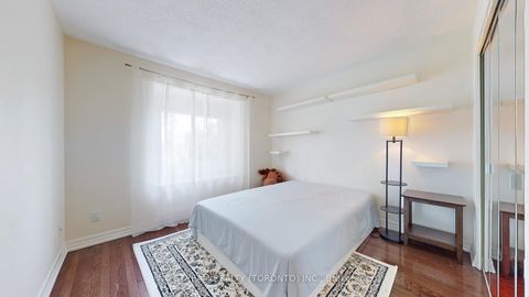 Photo 22 at 15 Bond Crescent, Oak Ridges, Richmond Hill