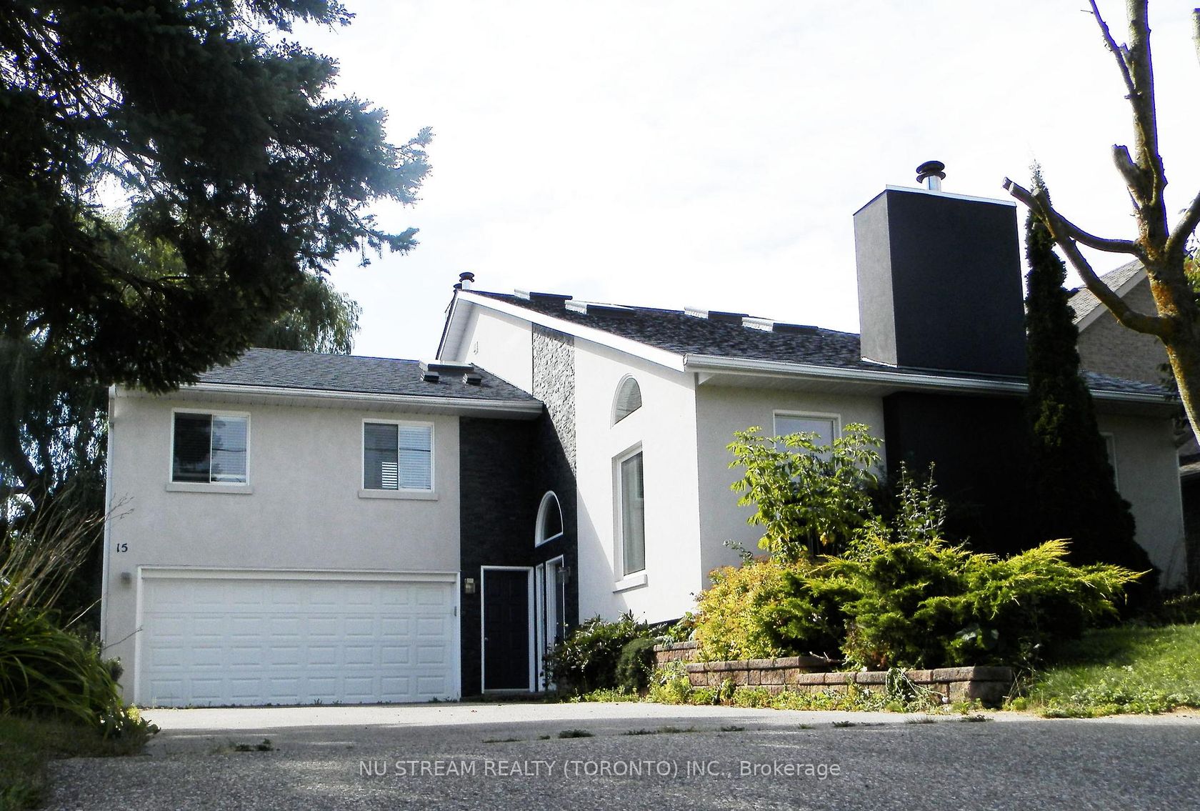 15 Bond Crescent, Oak Ridges, Richmond Hill photo number 2