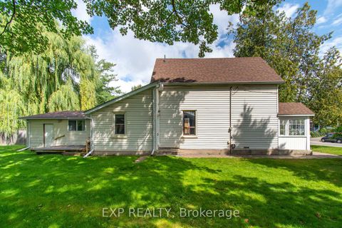 Photo 3 at 40 Marcus Street, Allandale, Barrie