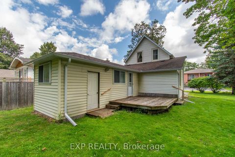 Photo 5 at 40 Marcus Street, Allandale, Barrie
