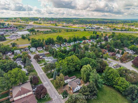 Photo 7 at 40 Marcus Street, Allandale, Barrie