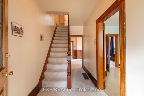 Photo 8 at 40 Marcus Street, Allandale, Barrie