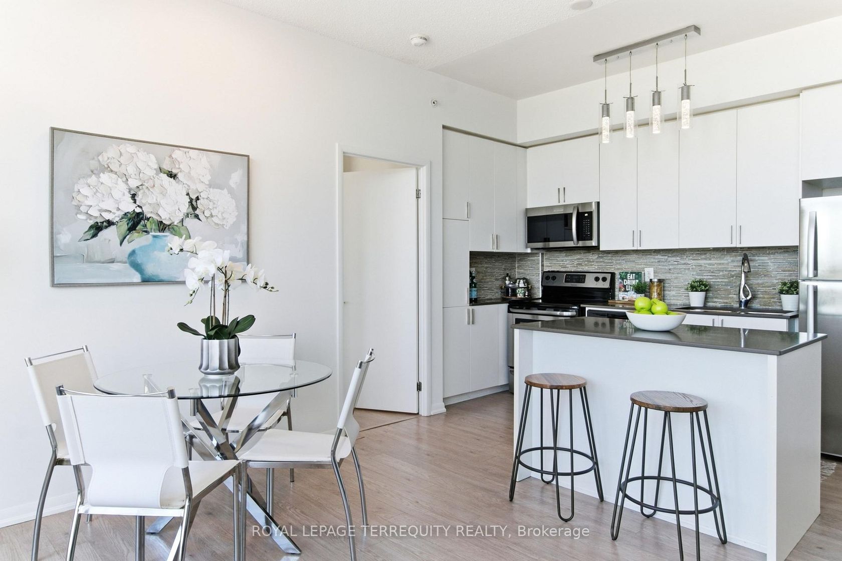831 - 36 Via Bagnato Boulevard, Glen Park, Toronto photo number 2