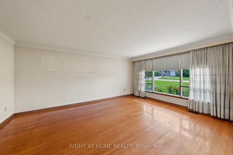 Photo 7 at 84 Raven Road, Rustic, Toronto