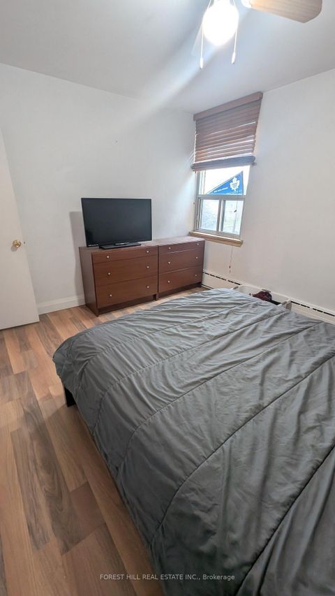 Photo 11 at 305 - 55 Neptune Drive, Lawrence, Toronto
