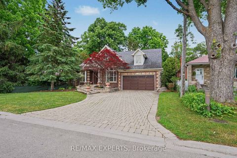 Photo 3 at 91 Napier Street, Kleinburg, Vaughan