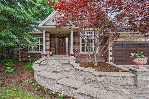 Photo 4 at 91 Napier Street, Kleinburg, Vaughan