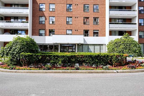 Photo 1 at 907 - 1250 Bridletowne Circle, L'Amoreaux, Toronto