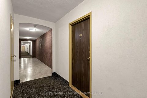 Photo 3 at 907 - 1250 Bridletowne Circle, L'Amoreaux, Toronto