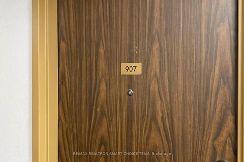 Photo 4 at 907 - 1250 Bridletowne Circle, L'Amoreaux, Toronto