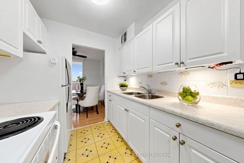 Photo 12 at 907 - 1250 Bridletowne Circle, L'Amoreaux, Toronto