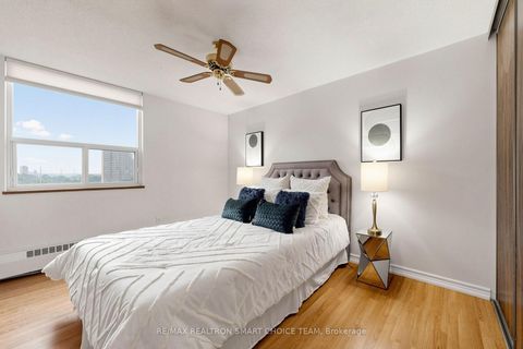 Photo 22 at 907 - 1250 Bridletowne Circle, L'Amoreaux, Toronto